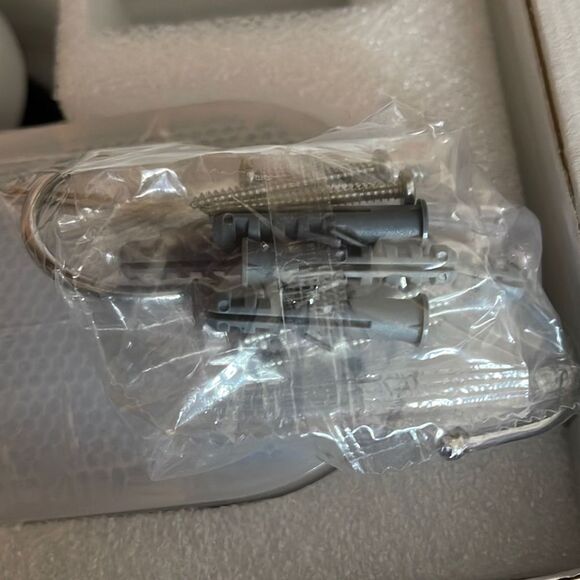 Iegeek Wifi Floodlight Security Camera 2K Motion Sensor Night Vision BOX BEAT UP - Picture 6 of 7